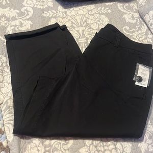 Black capri with cuffed leg Crown & Ivy